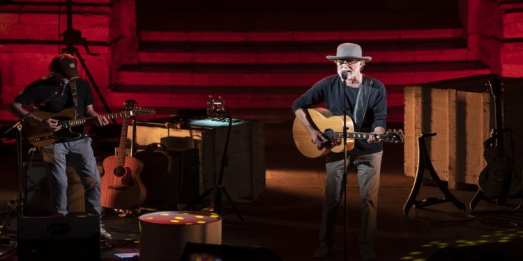 “Effetto Noto”, una serata tra musica e poesia con Francesco De Gregori a piazza Municipio