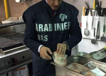 Portopalo, controlli nelle attività commerciali: chiusa la cucina di una pizzeria per carenze igienico-sanitarie