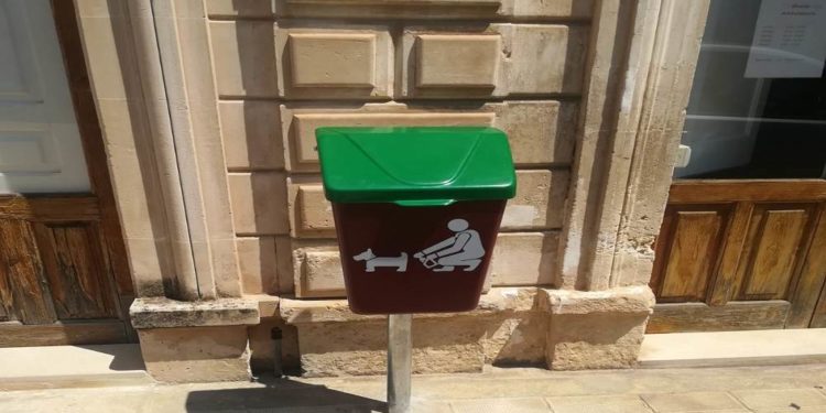 Canicattini Bagni. Deiezioni canine, posizionati per il paese appositi contenitori per la raccolta