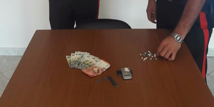 Pachino, sorpreso con droga in casa: arrestato 31enne