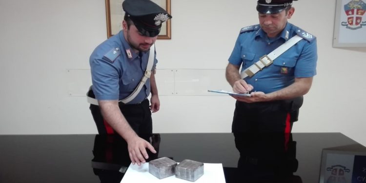 Siracusa. Trovato in possesso di un chilo di hashish: arrestato un 39enne