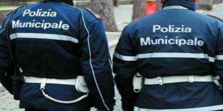 Noto. La Polizia Municipale denuncia un uomo per resistenza e oltraggio a pubblico ufficiale