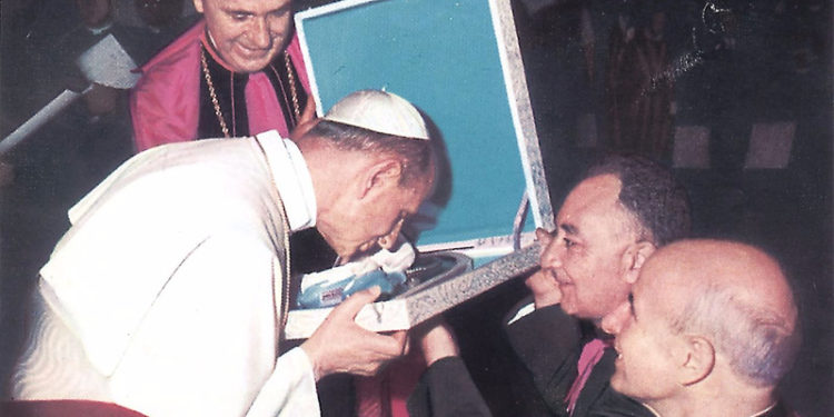 Siracusa, 50 anni fa l’accoglienza di Papa Paolo VI all’Arcivescovo Bonfiglioli ed al Comitato Madonna delle Lacrime a Castel Gandolfo