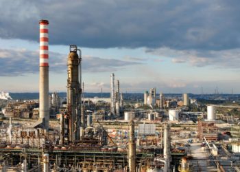 Siracusa. “No alle raffinerie, no al cancro”, il sit-in di “Ona Generazione Futura” alla portineria di Isab Lukoil