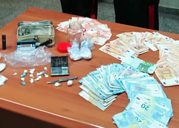 Floridia, oltre 50 grammi di cocaina in casa: arrestato un 28enne