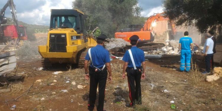 Siracusa. Bonificata una baraccopoli abusiva a Cassibile: ospitava lavoratori stagionali