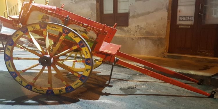 Canicattini Bagni. XXXIII Palio San Michele: sfilate, corse con gli asini e museo sotto le stelle