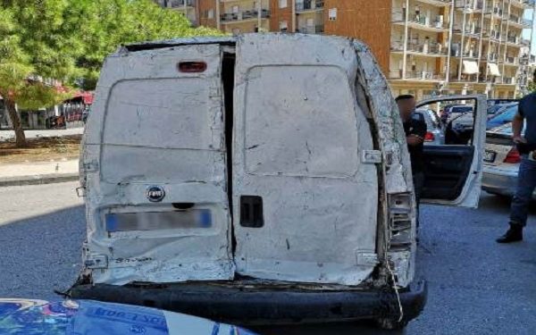 Siracusa. Fermato un furgone sospetto: denunciati due uomini per ricettazione