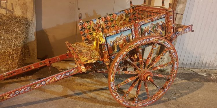 Canicattini Bagni. XXXIII Palio San Michele: sfilate, corse con gli asini e museo sotto le stelle