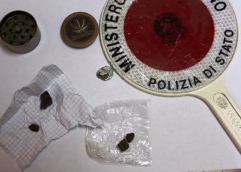 Augusta. Hashish e marijuana tra le aiuole di un istituto tecnico industriale