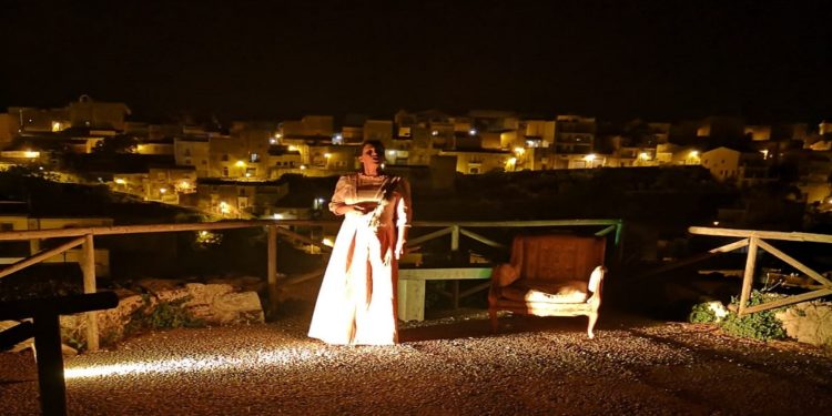 Palazzolo Acreide. “Invisibili. Memorie di una Noto notturna” al Castello Medievale