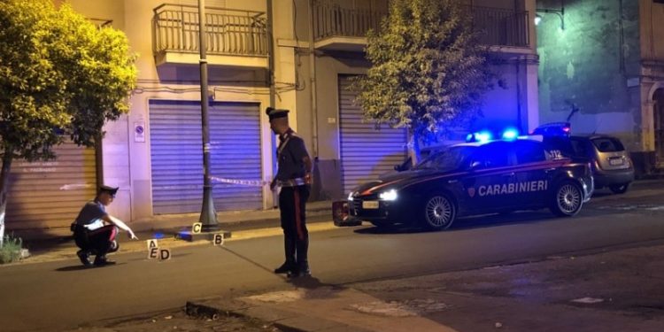 Francofonte, colpi di pistola in via Filiberto: ferito un pregiudicato di 38 anni