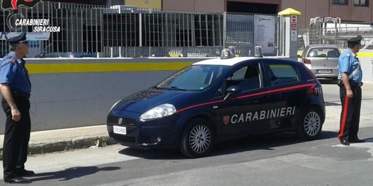 Floridia, prima rapina un supermercato poi evade dai domiciliari: arrestato due volte dai Carabinieri