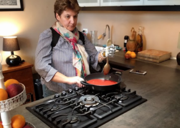 A una donna di Palazzolo Acreide impiantata la prima mano bionica che imita il tatto