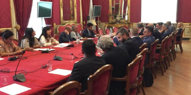Siracusa. Esso passa alla Sonatrack, incontro tra vertici e sindacati all’Ars: “investimento da 100 milioni per modernizzare l’impianto”