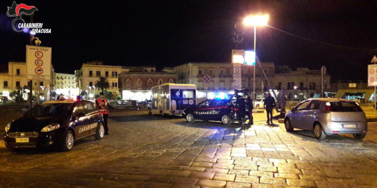 Siracusa, controlli serrati dei Carabinieri: 52 veicoli controllati e 3 segnalazioni per detenzione di stupefacente