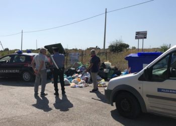 Siracusa. Abbandono rifiuti in strada: sanzionate tre persone