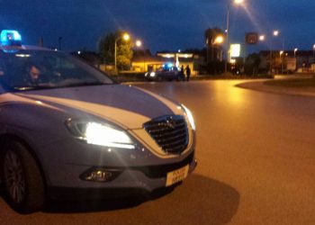 Noto. Lesioni aggravate per futili motivi e atti osceni in presenza di minori: denunciato un uomo