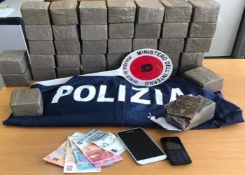 Siracusa. “Corriere” beccato con venti chili di hashish nel trolley: arrestato