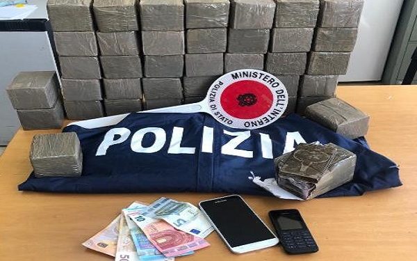 Siracusa. “Corriere” beccato con venti chili di hashish nel trolley: arrestato