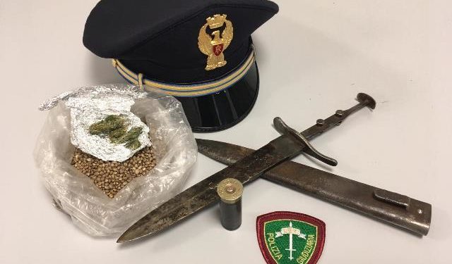 Lentini. Armi, munizioni e stupefacenti: denunciato un 31enne