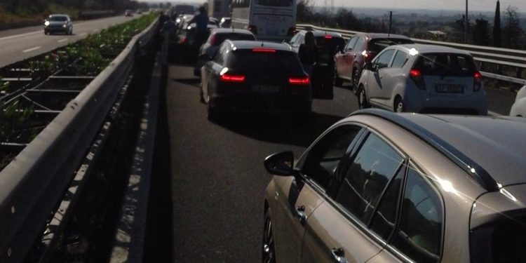 Grave incidente sulla Siracusa – Catania: perde la vita un 25enne