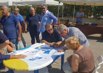 Siracusa, esposto contro inquinamento industriale: oggi la campagna di Oltre in piazza Santa Lucia
