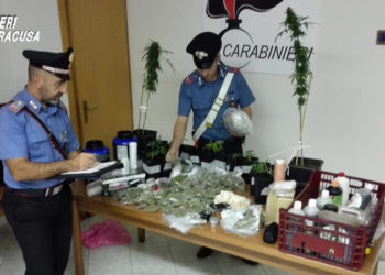 Pachino, detenevano in casa venti piante di cannabis ed oltre un chilo di marijuana: arrestati