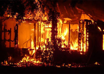 Siracusa, villetta in fiamme in località Fontane Bianche: probabile la matrice dolosa
