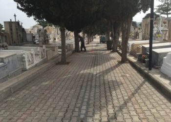 Al cimitero di Pachino le salme con le ossa rotte: la procura di Siracusa apre un’inchiesta