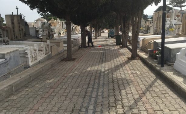 Al cimitero di Pachino le salme con le ossa rotte: la procura di Siracusa apre un’inchiesta