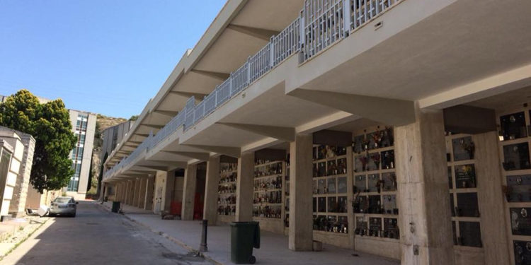 Siracusa, furto al cimitero nella notte: quarto cancello sfondato con un mezzo pesante