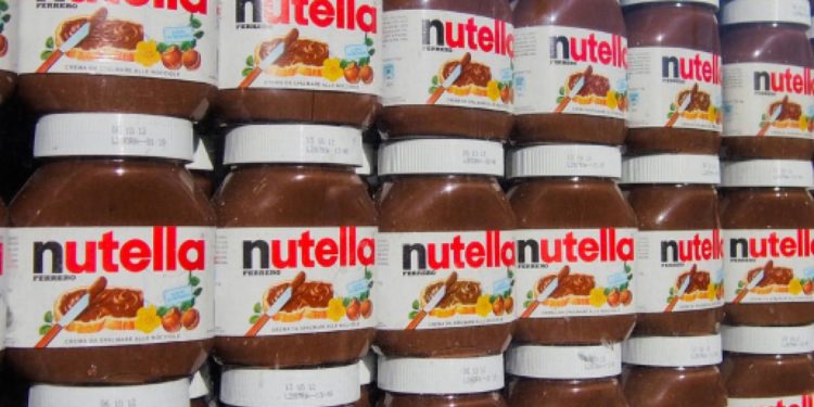 Siracusa. Rubano in un supermercato 22 barattoli di Nutella: arrestati due coniugi