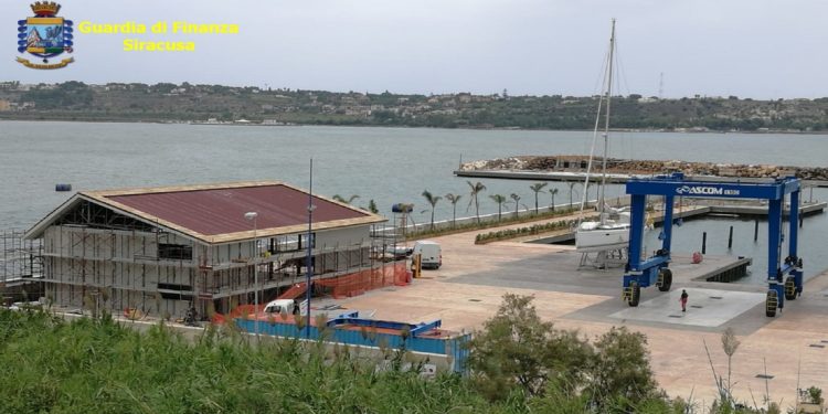 Operazione “Xifonia”, frodi fiscali e fatture “gonfiate”: arrestati due imprenditori