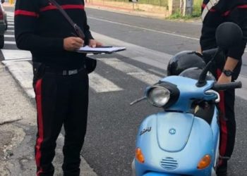Carlentini, tentano di rubare uno scooter: coppia finisce ai domiciliari