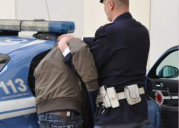 Siracusa. Tenta una rapina in un bar ma viene bloccato dagli agenti dopo fuga rocambolesca