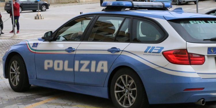 Siracusa. “Scuole sicure”: Polizia rinviene nei pressi di una scuola 8 grammi di marijuana