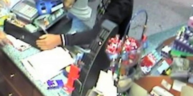 Siracusa. Armati di taglierino rapinano una tabaccheria in via Grotte: arrestati