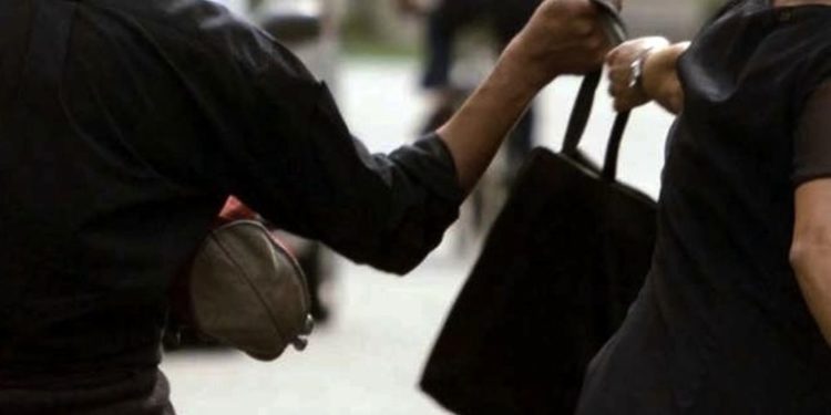 Lentini. Scippò un’anziana a luglio, giovane introdotto in un istituto penale minorile