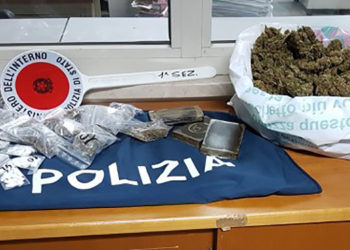 Siracusa, nascondeva in casa quasi un chilo di marijuana e altro stupefacente: arrestato un 50enne