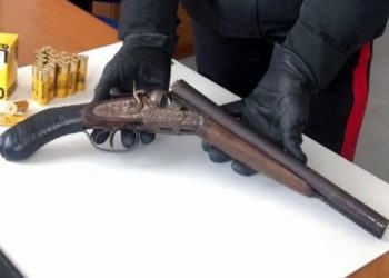 Rosolini, trovato con un fucile a canne mozze in casa: arrestato dai Carabinieri