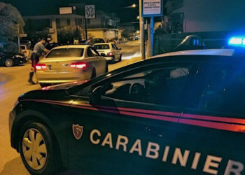 Carlentini, minore non si ferma all’alt e inveisce insieme ai genitori contro i Carabinieri: tre denunciati