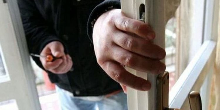 Canicattini Bagni. Furto in abitazione, obbligo di firma per un 53enne