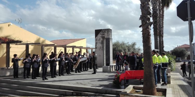 Canicattini Bagni. Una panchina rossa per ricordare le vittime del Femminicidio