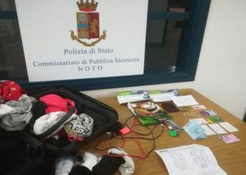 Noto. Turisti francesi derubati in contrada Eloro, la Polizia ritrova il trolley