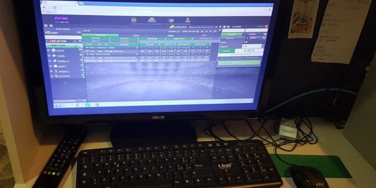 Le mani della mafia sulle scommesse on-line: sequestrati centri scommesse di Siracusa e provincia