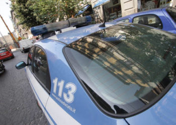 Siracusa, uomo tenta il suicidio ma i poliziotti evitano l’insano gesto