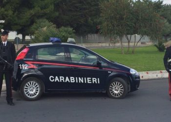 Augusta. Con cacciavite e passamontagna tenta un furto in abitazione: è caccia al ladro
