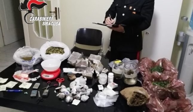 Melilli, i Carabinieri scoprono un deposito della droga: arrestato un 40enne