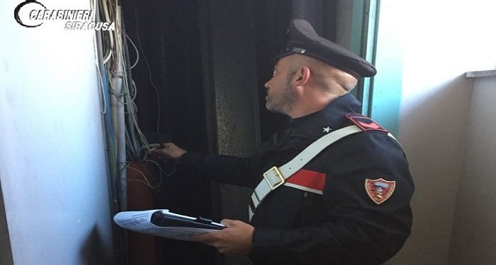 Priolo Gargallo. Tenta di rubare dei cavi di rame da un’azienda: arrestato un uomo